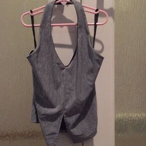 Women’s gray crop top